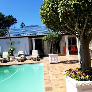 Dolphin Blouberg Guest house Bloubergstrand